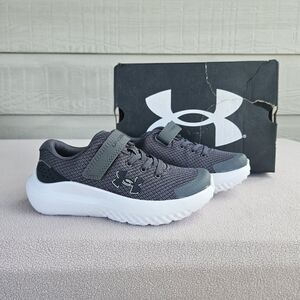 Under Armour UA BPS Surge 4 AC Hook & Loop Sneaker Youth SZ 12K Grey Athletic